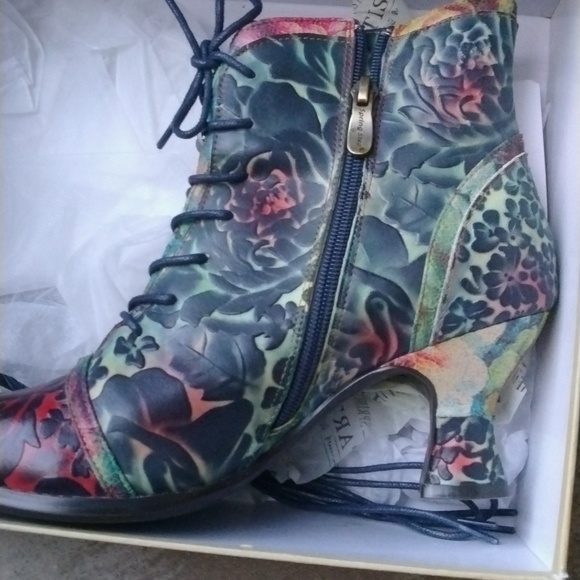 NWT L'Artiste hand painted leather bootie. FAIRYCORE STEAMPUNK ROMANTIC size 9 - Picture 11 of 13
